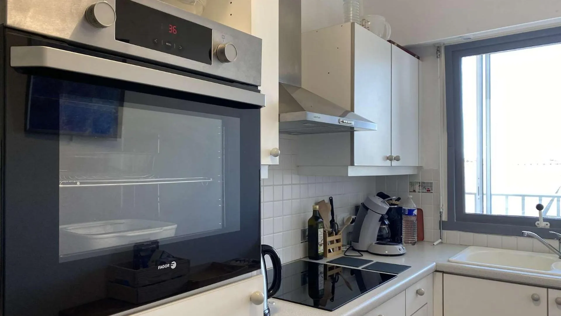 Appartement Vue Mer Avec Wifi, Loggia, Au Centre De Tregastel - Ref 92 0*,